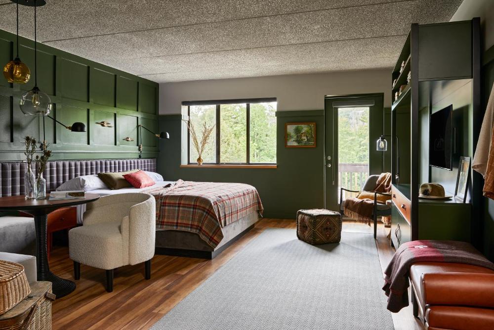 Deluxe King Patio interior